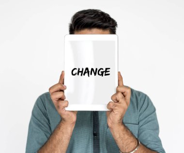 kişi holding dijital tablet