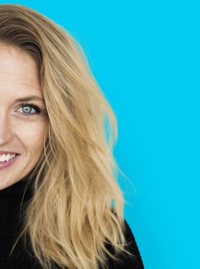 çok güzel güzel sarışın kadın