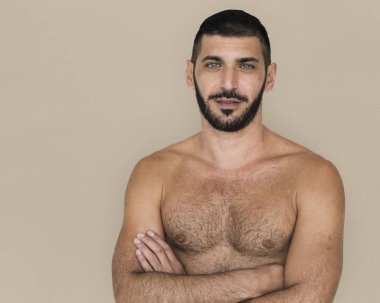 gömleksiz Ortadoğu delikanlı