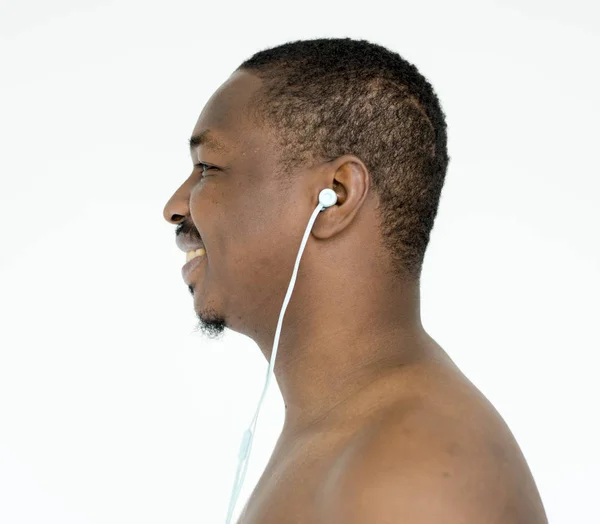 Pemuda Afrika dengan headphone — Stok Foto