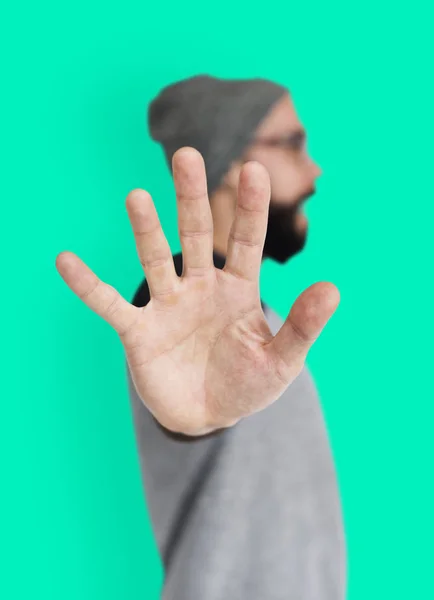 Homem mostrando símbolo de parada com a mão — Fotografia de Stock