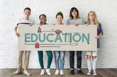 Banner tutan arkadaşlar 