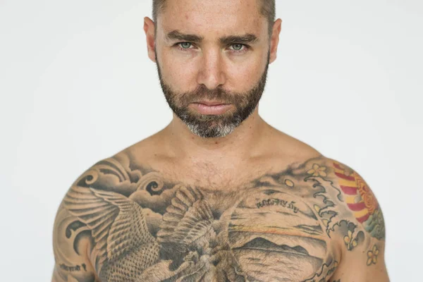 Tatuato bello uomo — Foto Stock