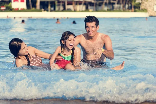 Happy family in Swimming Pool — Stock Photo, Image