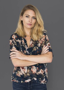 Stüdyodaki genç bayan.