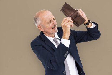 içinde cüzdan arıyor işadamı