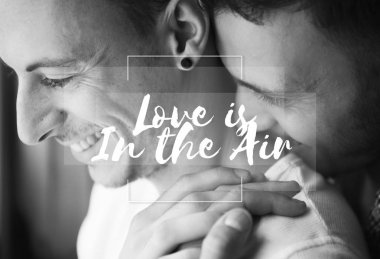 Genç mutlu eşcinsel çift