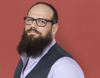 Adam gözlük ve sakallı