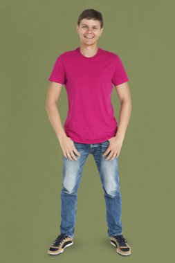 yakışıklı gülen adam 