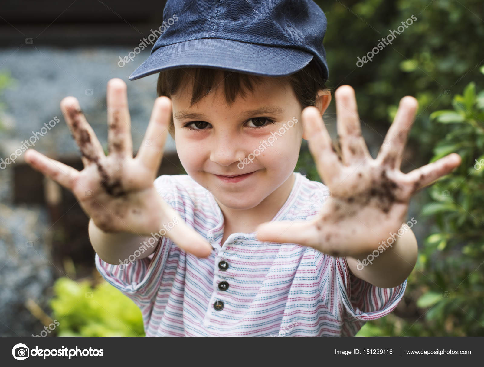Kid boy with dirty hands — Stock Photo © Rawpixel 151229116