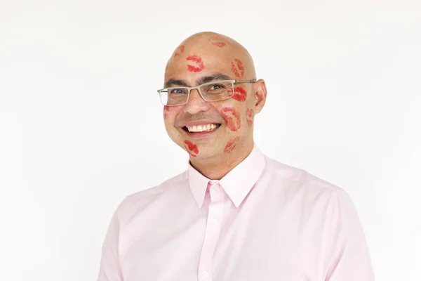 Férfi rúzs csókokkal arcán — Stock Fotó