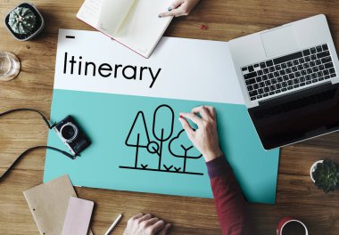 Yaratıcı insanlar masada çalışma