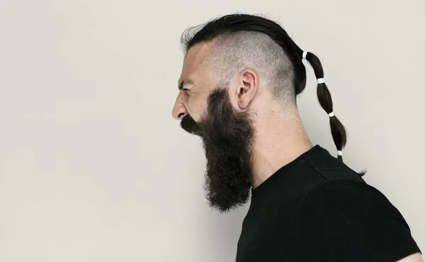 Fiatal férfi szakáll- és bajuszfésű — Stock Fotó