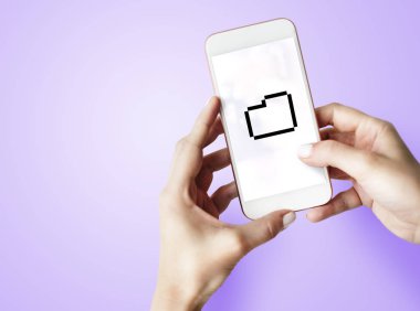 Smartphone kullanarak eller