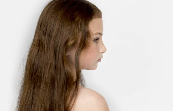 Branco jovem menina com longo cabelo — Fotografia de Stock