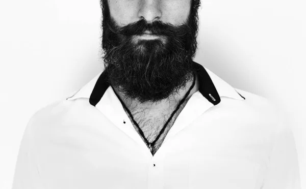 Молодий чоловік з вусами і бородою — стокове фото