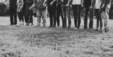  İnsanlar birlikte elele