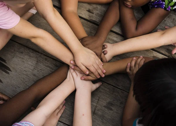 Diversas manos unidas —  Fotos de Stock