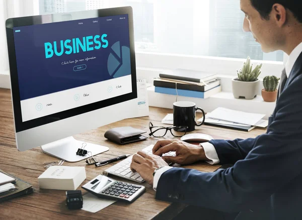 Businessman working with computer — Stock Photo, Image