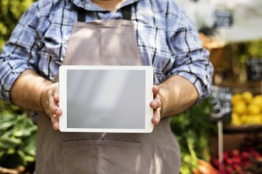 Dijital tablet tutan eller