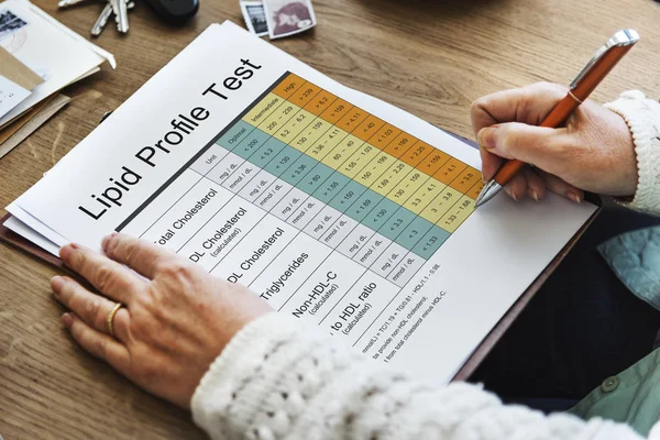 Handzeichnung mit Stift auf Papierbogen — Stockfoto