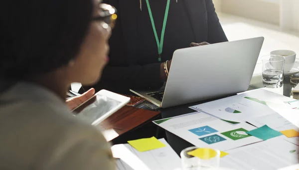 People discussing at International Conference — Stock Photo, Image