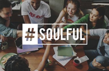 Grup el ele tutuşarak çok ırklı insan