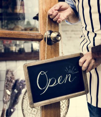 asılı kişi dükkan kapı, orijinal açık tahtaya photoset duyurdu