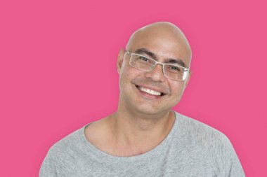 kel adam kameraya bakan