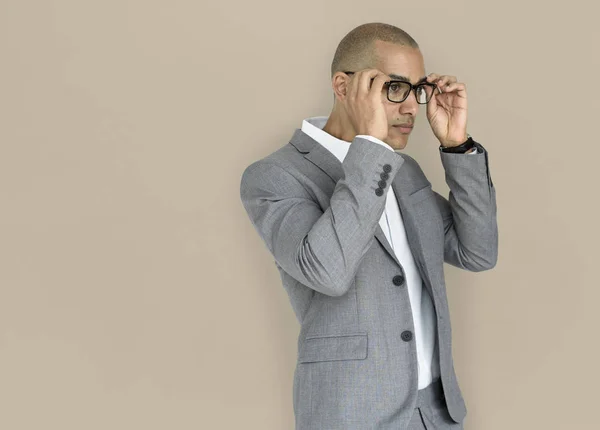 Bonito jovem empresário em óculos — Fotografia de Stock