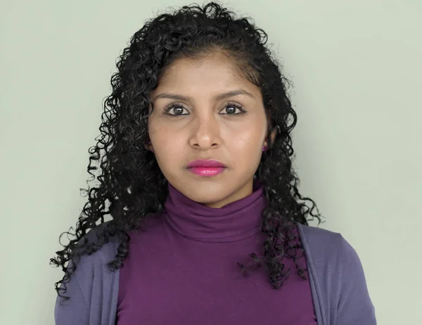 Sesión de estudio de la mujer joven — Foto de Stock