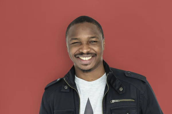 Joven africano sonriendo — Foto de Stock