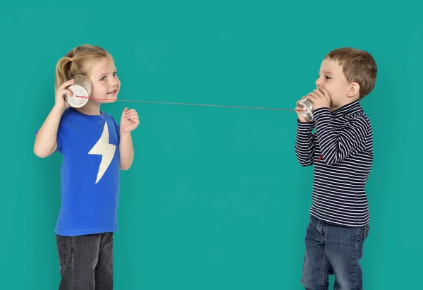 Niños usando String Phone —  Fotos de Stock