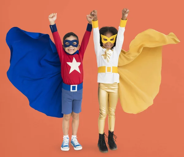 Τα παιδιά στο Superhero κοστούμια — Φωτογραφία Αρχείου