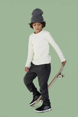 Çok güzel çocuk kaykay