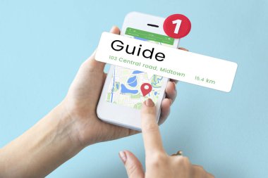 İnsan'ın ellerini kullanarak akıllı telefon 