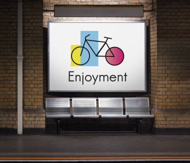 Metro istasyonunda gösterilen reklam banner