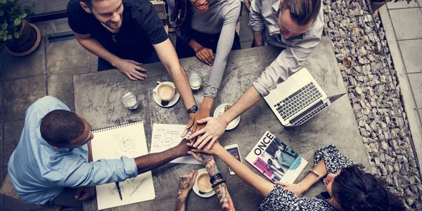 Team brainstormen samen — Stockfoto