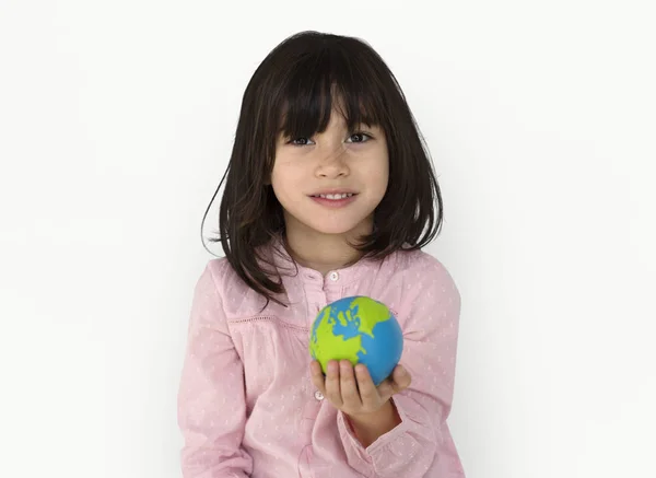 Chica holding globo — Foto de Stock