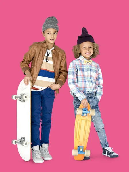 Молоді хлопці з скейтборд — стокове фото
