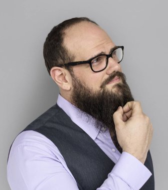 Adam gözlük ve sakallı