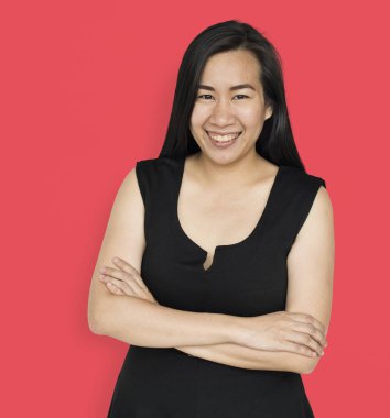 Siyah uzun saçlı Asyalı kadın