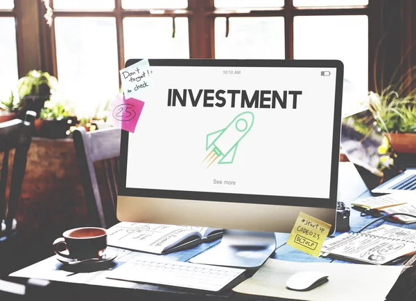 Computer monitor on workplace table — Stock Photo, Image