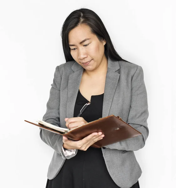 Asiatico donna scrittura in diario — Foto Stock