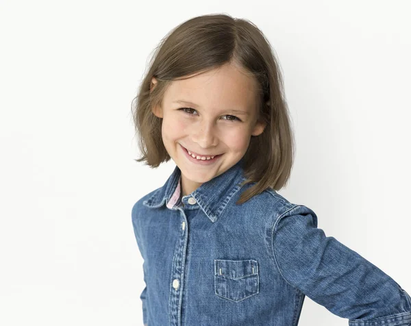 Ragazza caucasica con i capelli corti — Foto Stock