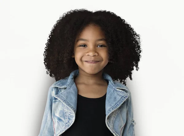 Pequena menina sorridente — Fotografia de Stock