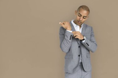 İşadamı ayarlama takım elbise kol 