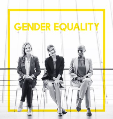 Sandalyelere siting işçi 