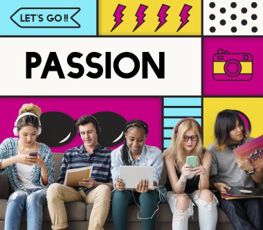 koltukta oturan öğrencilerin grup