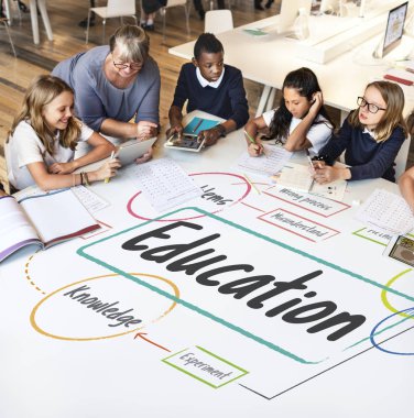 öğrencilerin tablet ile eğitim